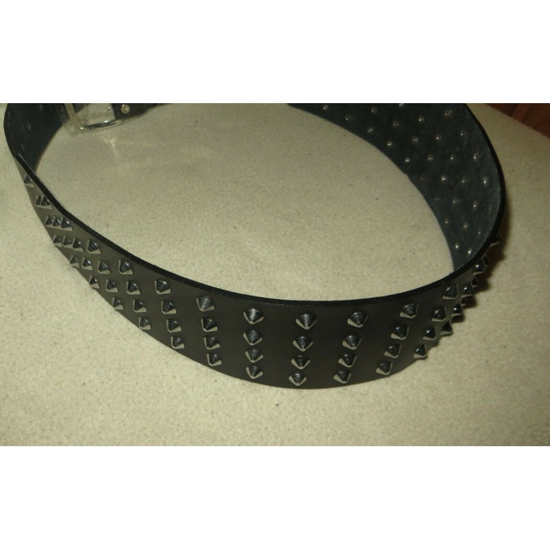Ledergürtel - Vierreihig mit Spitznieten Länge: 95cm